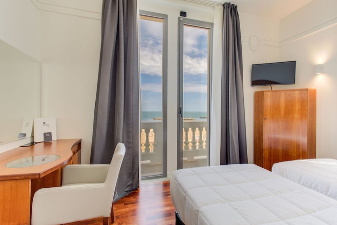 Imagen de la habitación del Hotel Kursaal, Cattolica. Foto 9