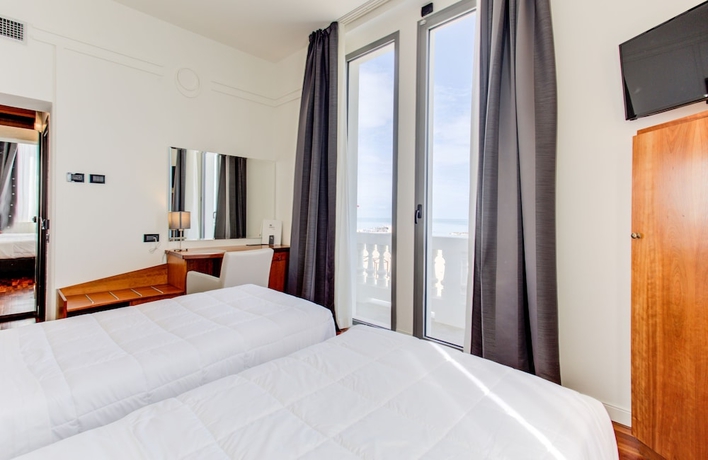 Imagen de la habitación del Hotel Kursaal, Cattolica. Foto 10