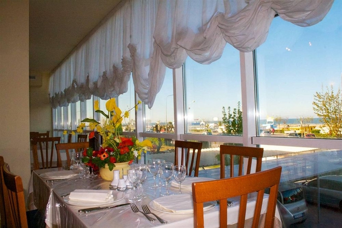 Imagen del bar/restaurante del Hotel Kursaal, Rimini. Foto 2