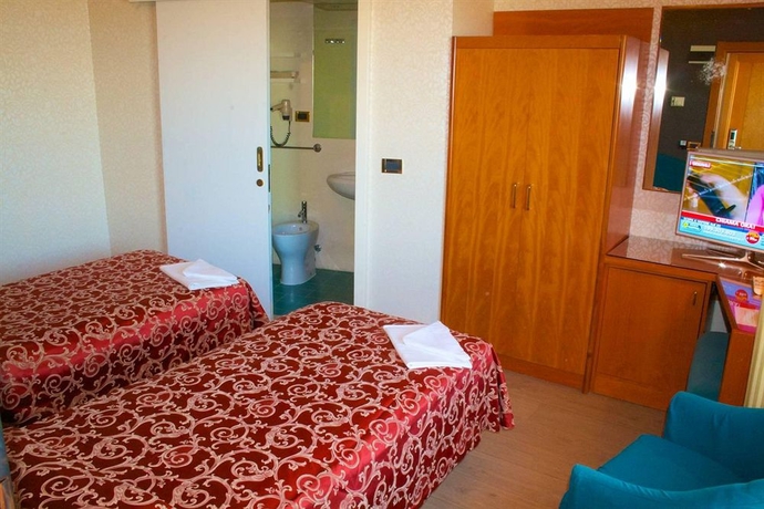 Imagen de la habitación del Hotel Kursaal, Rimini. Foto 10