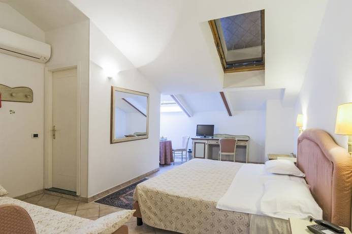 Imagen de la habitación del Hotel Kursaal - Umbria. Foto 9
