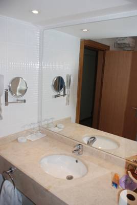 Imagen de la habitación del Hotel Kursunlu Thermal Resort. Foto 3