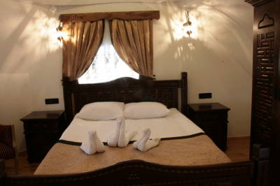 Imagen de la habitación del Hotel Kursunluhan. Foto 6