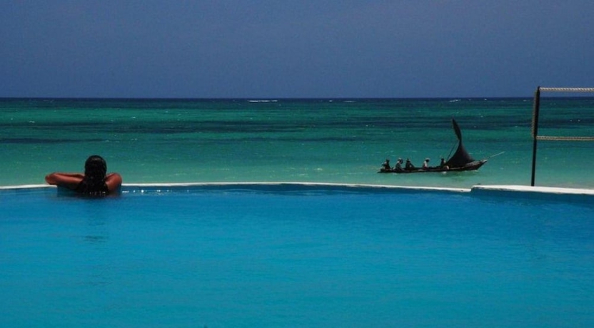 Imagen de la piscina del Hotel Kusini Beach Cottages. Foto 18