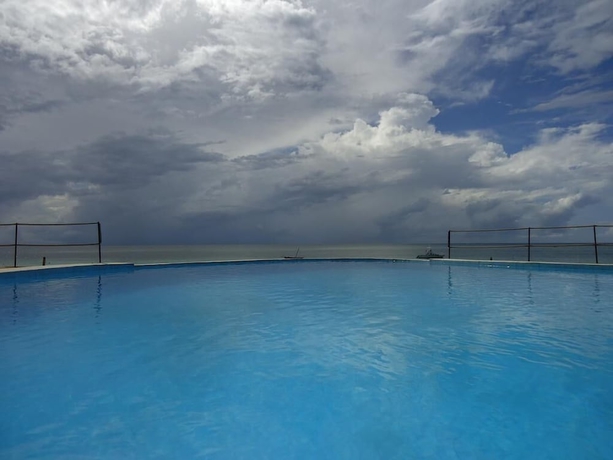 Imagen de la piscina del Hotel Kusini Beach Cottages. Foto 19