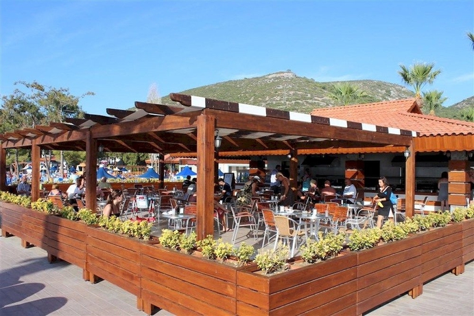 Imagen del bar/restaurante del Hotel Kustur Club Holiday Village. Foto 6