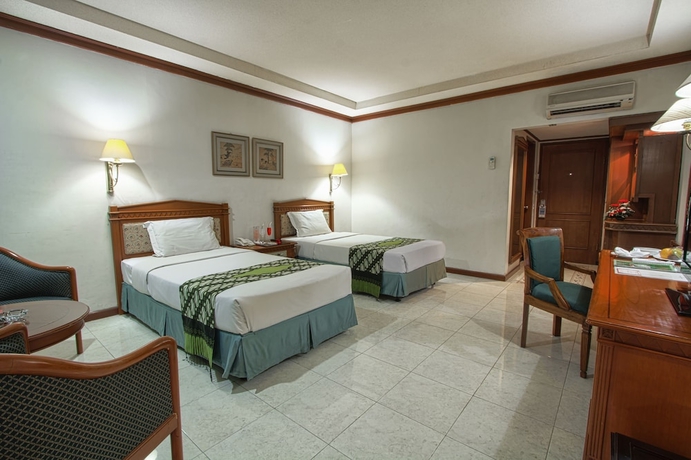 Imagen de la habitación del Hotel Kusuma Sahid Prince. Foto 4