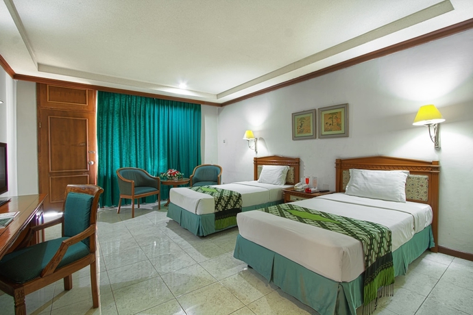 Imagen de la habitación del Hotel Kusuma Sahid Prince. Foto 5