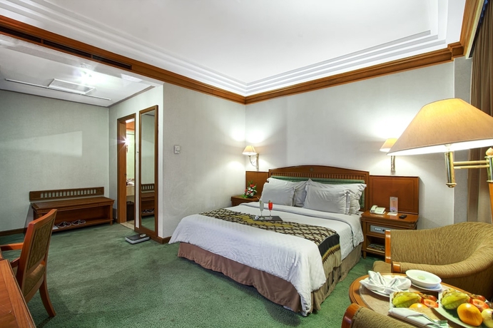 Imagen de la habitación del Hotel Kusuma Sahid Prince. Foto 6