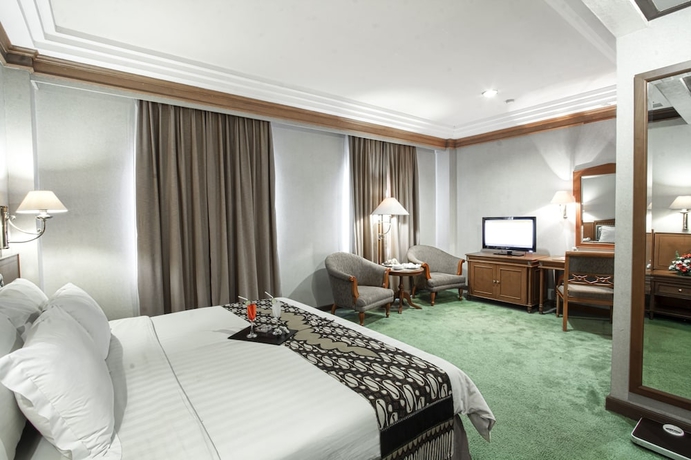 Imagen de la habitación del Hotel Kusuma Sahid Prince. Foto 7