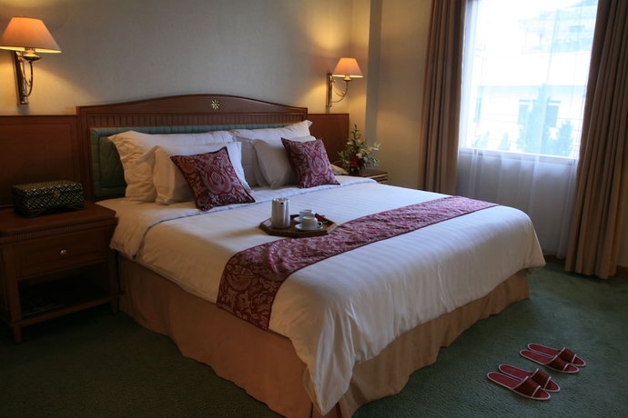 Imagen de la habitación del Hotel Kusuma Sahid Prince. Foto 13