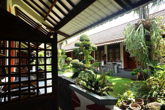 Imagen de los exteriores del Hotel Kusuma Syariah Yogyakarta. Foto 4