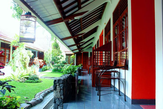 Imagen de los exteriores del Hotel Kusuma Syariah Yogyakarta. Foto 8