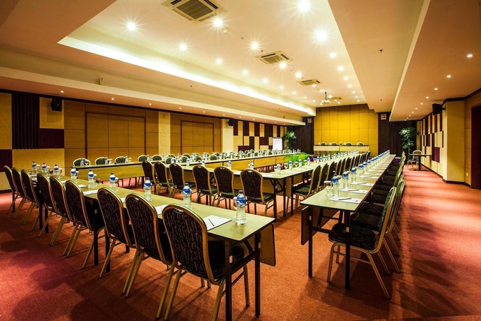 Imagen de los interiores del Hotel Kuta Central Park. Foto 16