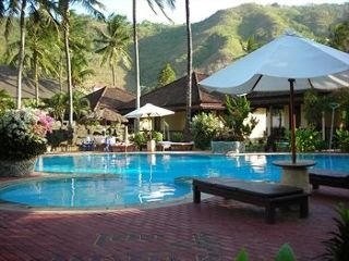 Imagen de la piscina del Hotel Kuta Indah and Restaurant. Foto 16