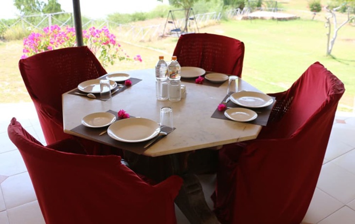 Imagen del bar/restaurante del Hotel Kutch Safari Resort. Foto 24