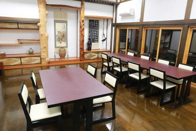Imagen del bar/restaurante del Hotel Kutsurogian. Foto 11