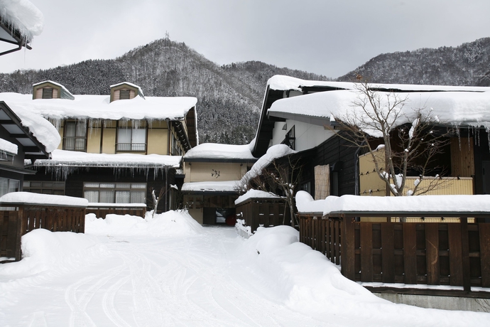 Imagen de los exteriores del Hotel Kutsuroginoya Yuu. Foto 10