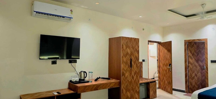 Imagen de la habitación del Hotel Kutumb Vatika. Foto 9