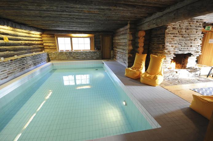 Imagen de la piscina del Hotel Kuukkeli Log Houses Aurora Resort. Foto 18