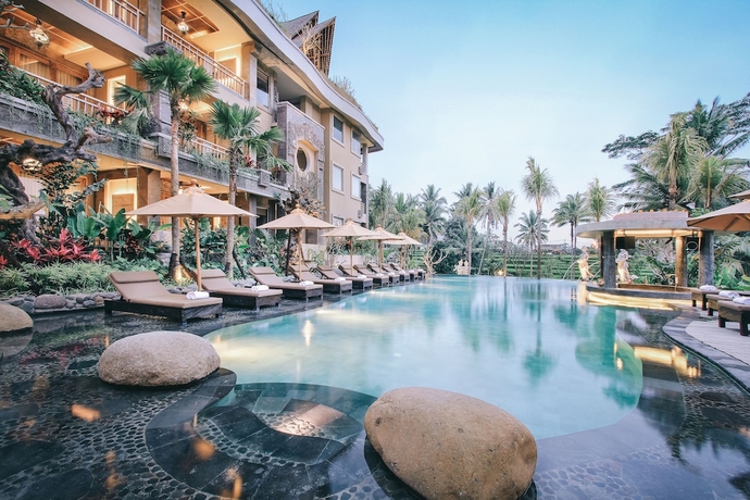 Imagen de la piscina del Hotel Kuwarasan A Pramana Experience. Foto 18