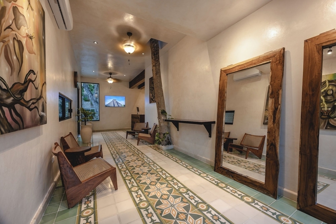 Imagen de los interiores del Hotel Kuxtal. Foto 16