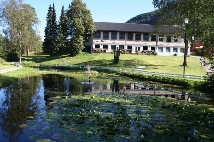 Imagen de los exteriores del Hotel Kv&aring;stunet. Foto 13
