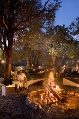 Imagen del bar/restaurante del Hotel Kwa Maritane Bush Lodge. Foto 3