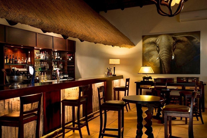 Imagen del bar/restaurante del Hotel Kwa Maritane Bush Lodge. Foto 4