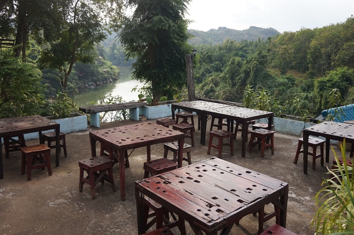 Imagen del bar/restaurante del Hotel Kwainoy Riverpark and Resort. Foto 5