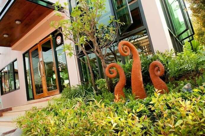 Imagen de los exteriores del Hotel Kwan Phayao Villa. Foto 15