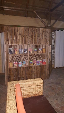 Imagen de los interiores del Hotel Kyaninga Royal Cottage. Foto 17