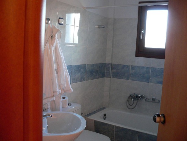 Imagen de la habitación del Hotel Kyma, Kampos Marathokampou. Foto 11