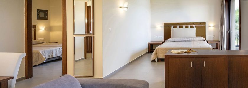 Imagen de la habitación del Hotel Kymi Palace. Foto 2