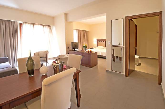 Imagen de la habitación del Hotel Kymi Palace. Foto 5