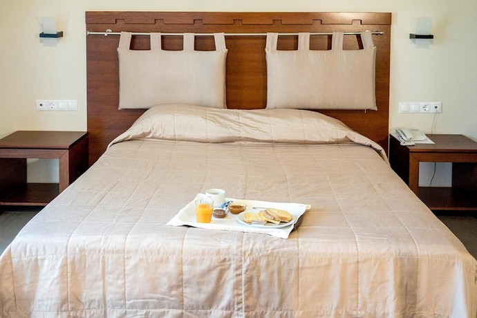 Imagen de la habitación del Hotel Kymi Palace. Foto 7