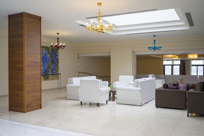 Imagen de los interiores del Hotel Kymi Palace. Foto 19