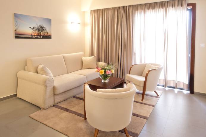 Imagen de la habitación del Hotel Kymi Palace. Foto 11