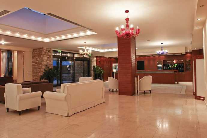 Imagen de los interiores del Hotel Kymi Palace. Foto 20