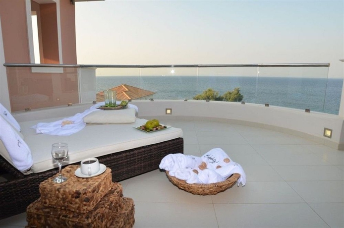 Imagen de los exteriores del Hotel Kymothoe Elite Suites. Foto 11