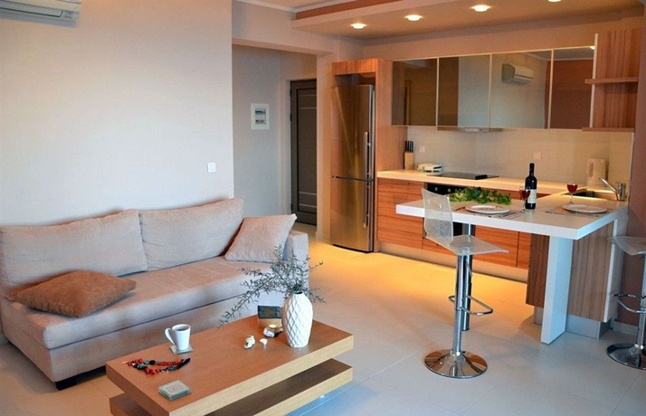 Imagen de los interiores del Hotel Kymothoe Elite Suites. Foto 14