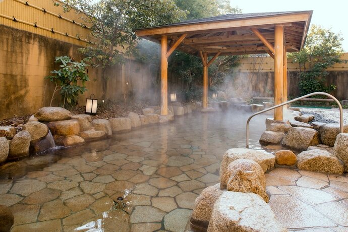 Imagen de la piscina del Hotel Kyoto Eminence. Foto 38