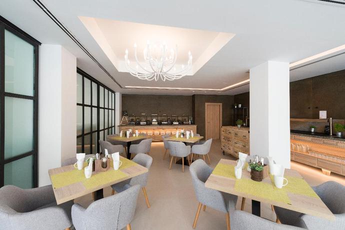 Imagen del bar/restaurante del Hotel Kyrat Amarac Suites. Foto 4