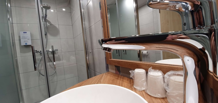 Imagen de la habitación del Hotel Kyriad Aix Les Milles - Plan De Campagne. Foto 6