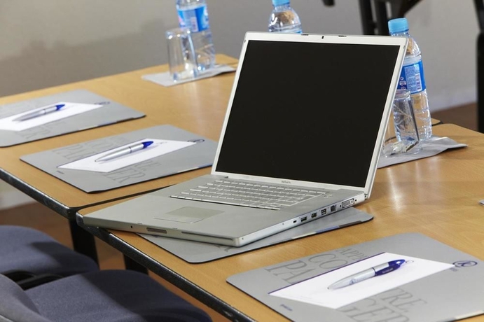 Imagen de los interiores del Hotel Kyriad Angers Pont De Ce. Foto 15