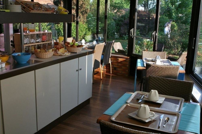 Imagen del bar/restaurante del Hotel Kyriad Angoulême Nord Champniers - and Résidence. Foto 2