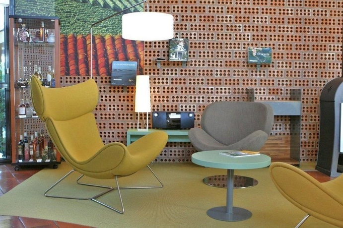 Imagen del bar/restaurante del Hotel Kyriad Angoulême Nord Champniers - and Résidence. Foto 4