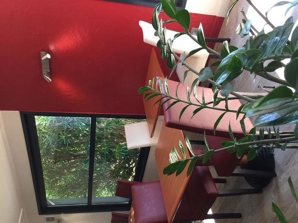 Imagen del bar/restaurante del Hotel Kyriad Avignon - Centre Commercial Cap Sud. Foto 2