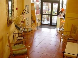 Imagen de los interiores del Hotel Kyriad Avignon. Foto 2