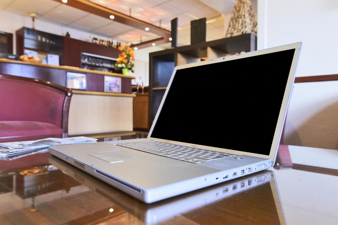 Imagen del bar/restaurante del Hotel Kyriad Beauvais Sud. Foto 2